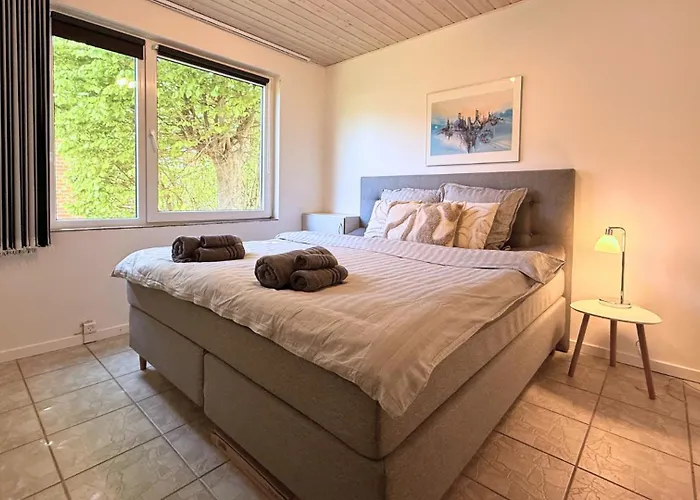 Charming Family-Friendly Villa Near Lalandia, Puttgarden